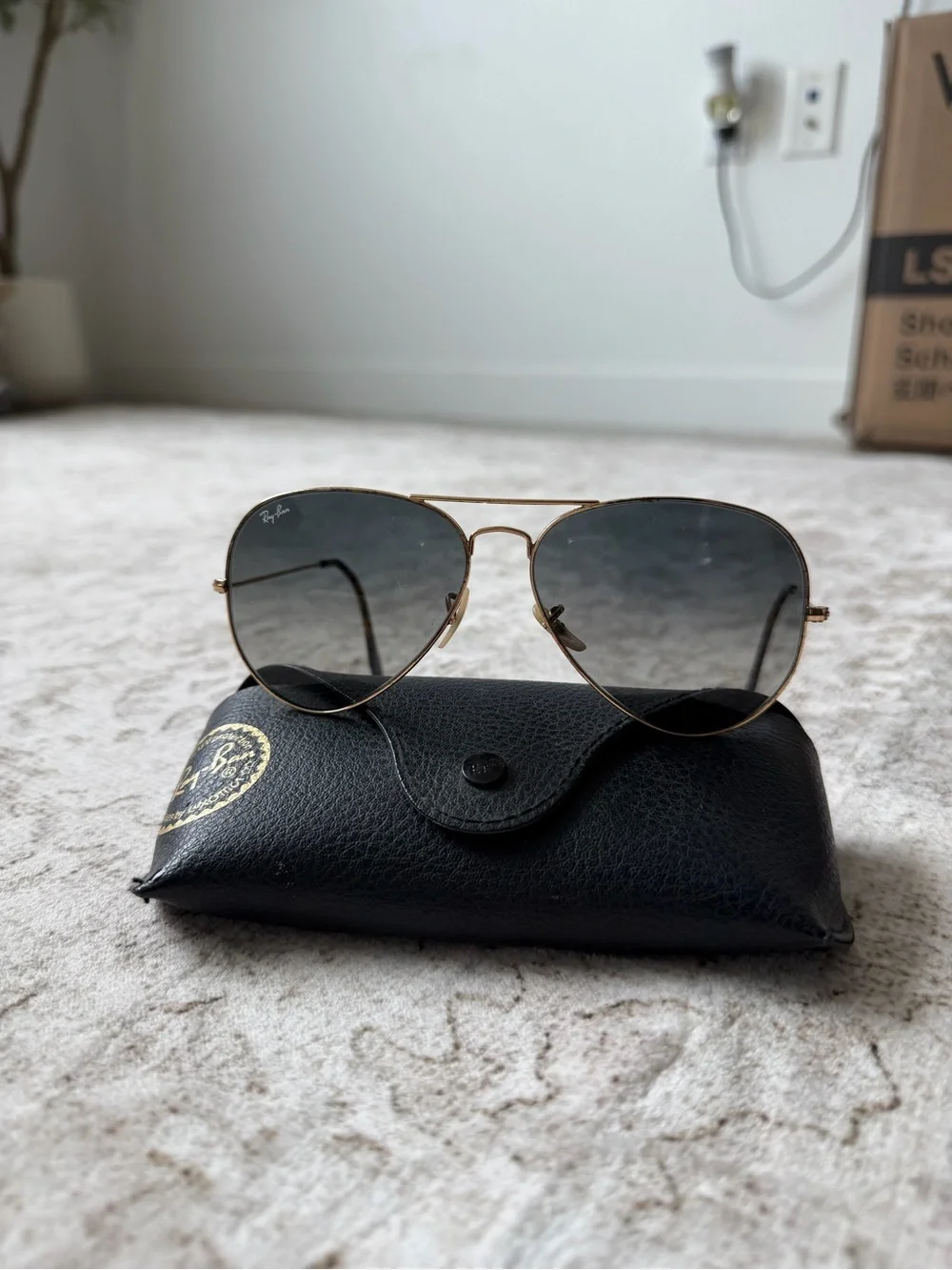 Ray-Ban Gold Frame Aviator Sunglasses with Gray Gradient Lenses